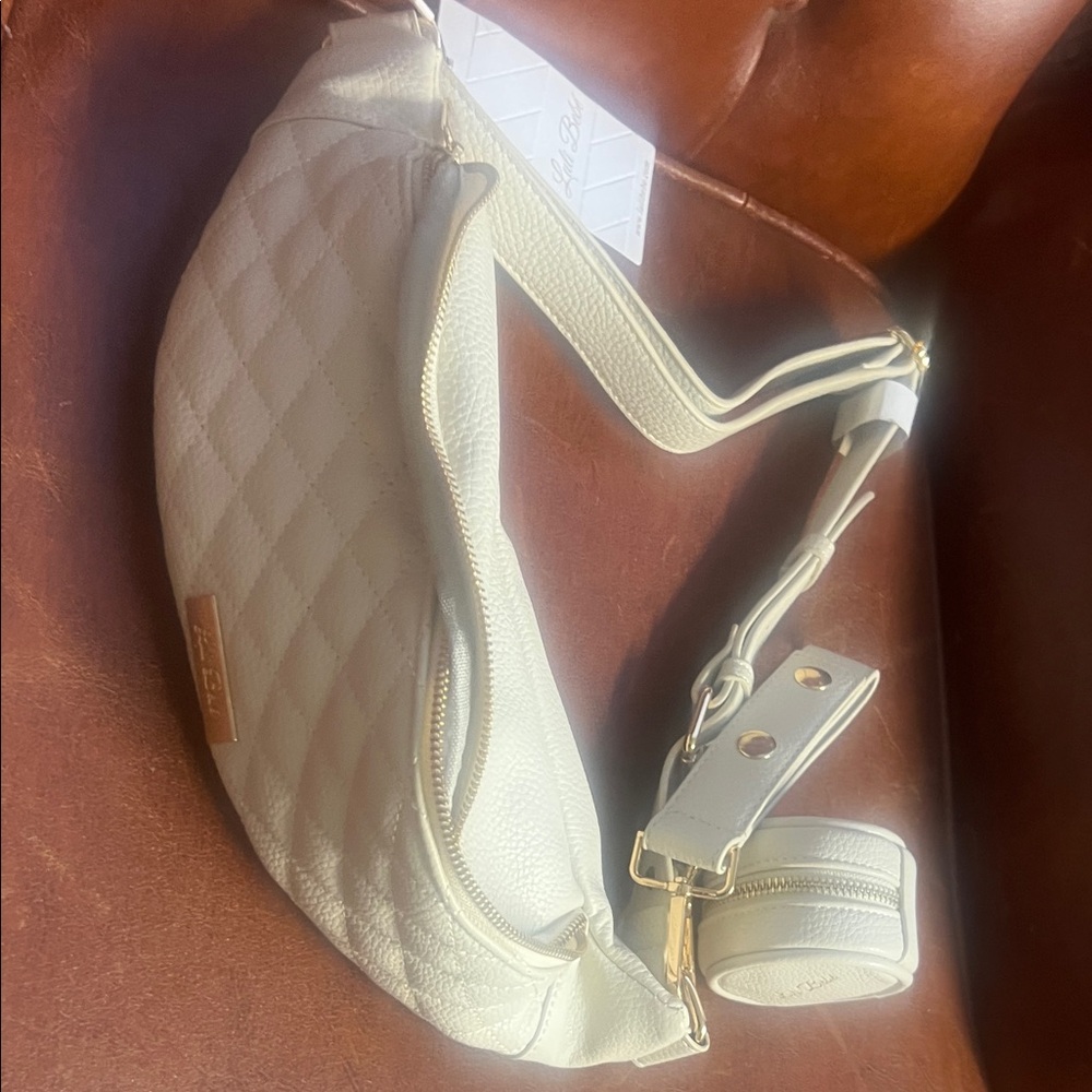 Chic White Quilted Crossbody Bag